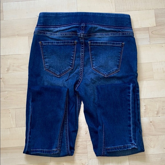 Medium Wash Jeggings - Picture 2 of 3